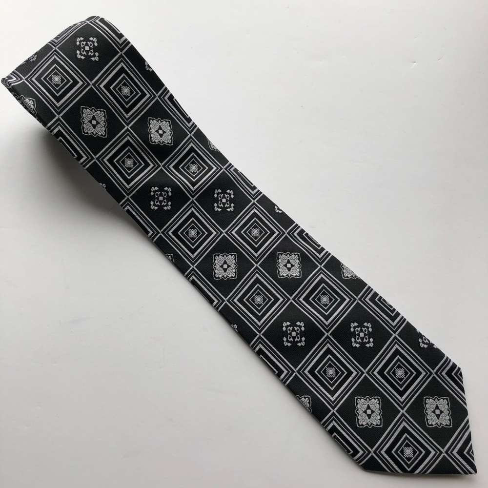 Piattelli Uomo Black and Silver 100% Silk Tile Tie - Picture 2 of 8